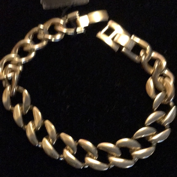 Jewelry - Picture 2 of 4